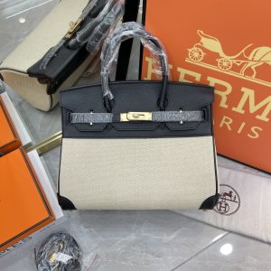 Hermes Birkin  25-30 TOGO Gold Hardware